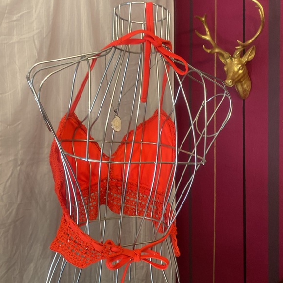 FOUR Hand Crocheted Bikini Tops, Black, Red, Burgundy and Cream. Adjustable. - Picture 5 of 11